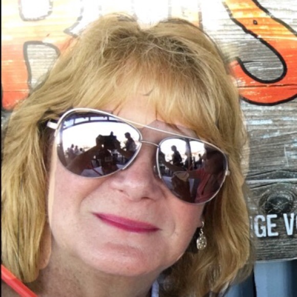 Meet your Posher, Sue - Picture 1 of 1